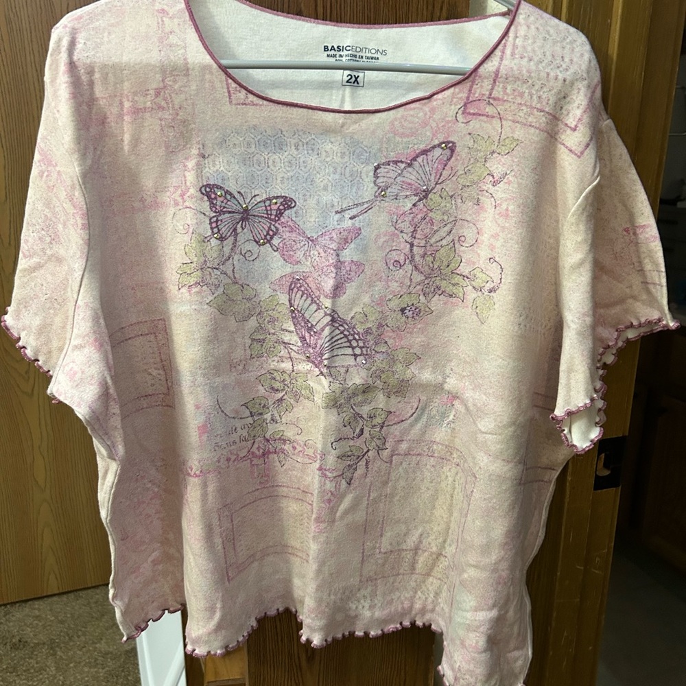 Women’s vintage top. Multicolored butterfly top. Rarely worn.